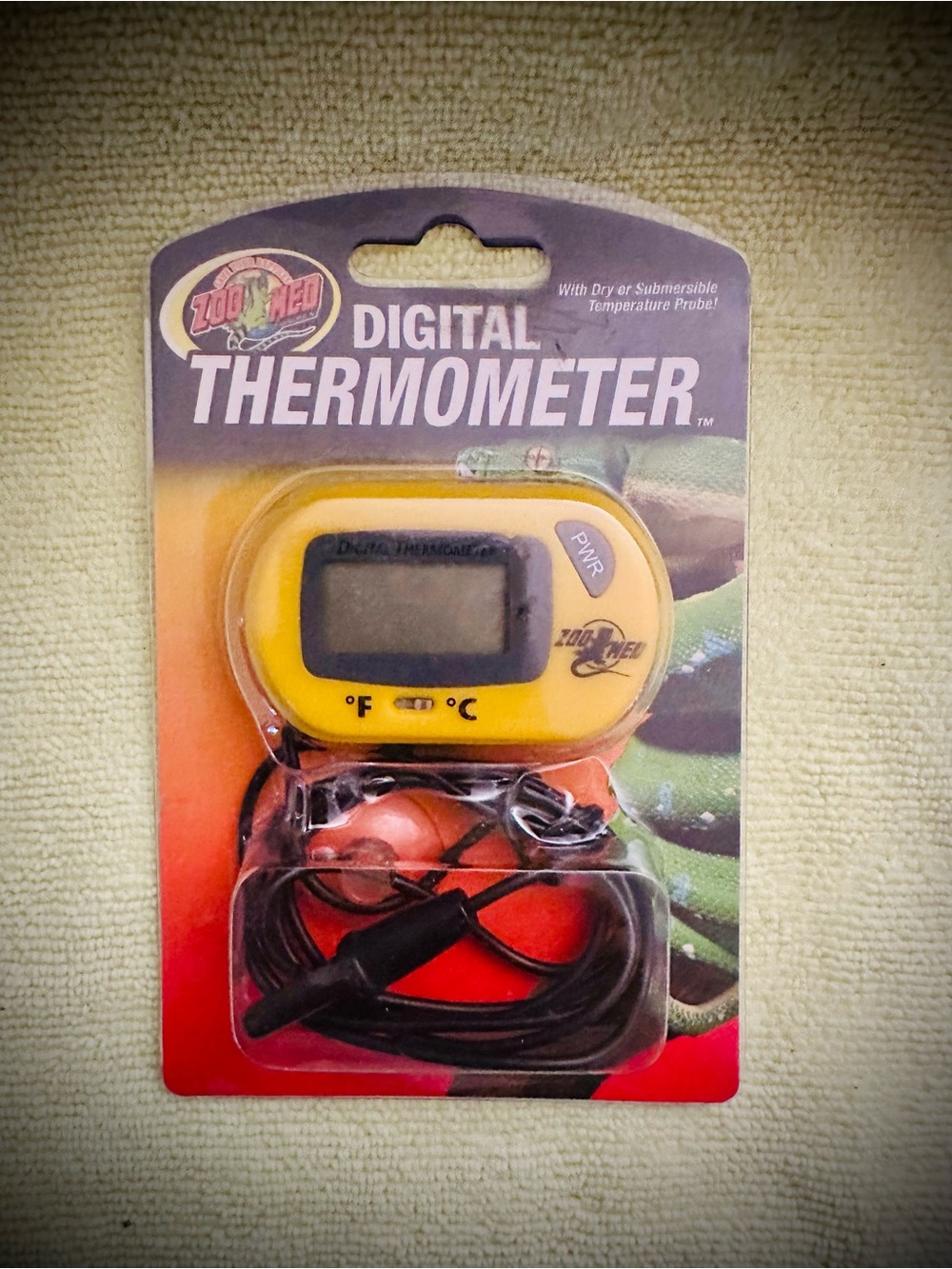 Zoom Digital Thermometer - White and Black